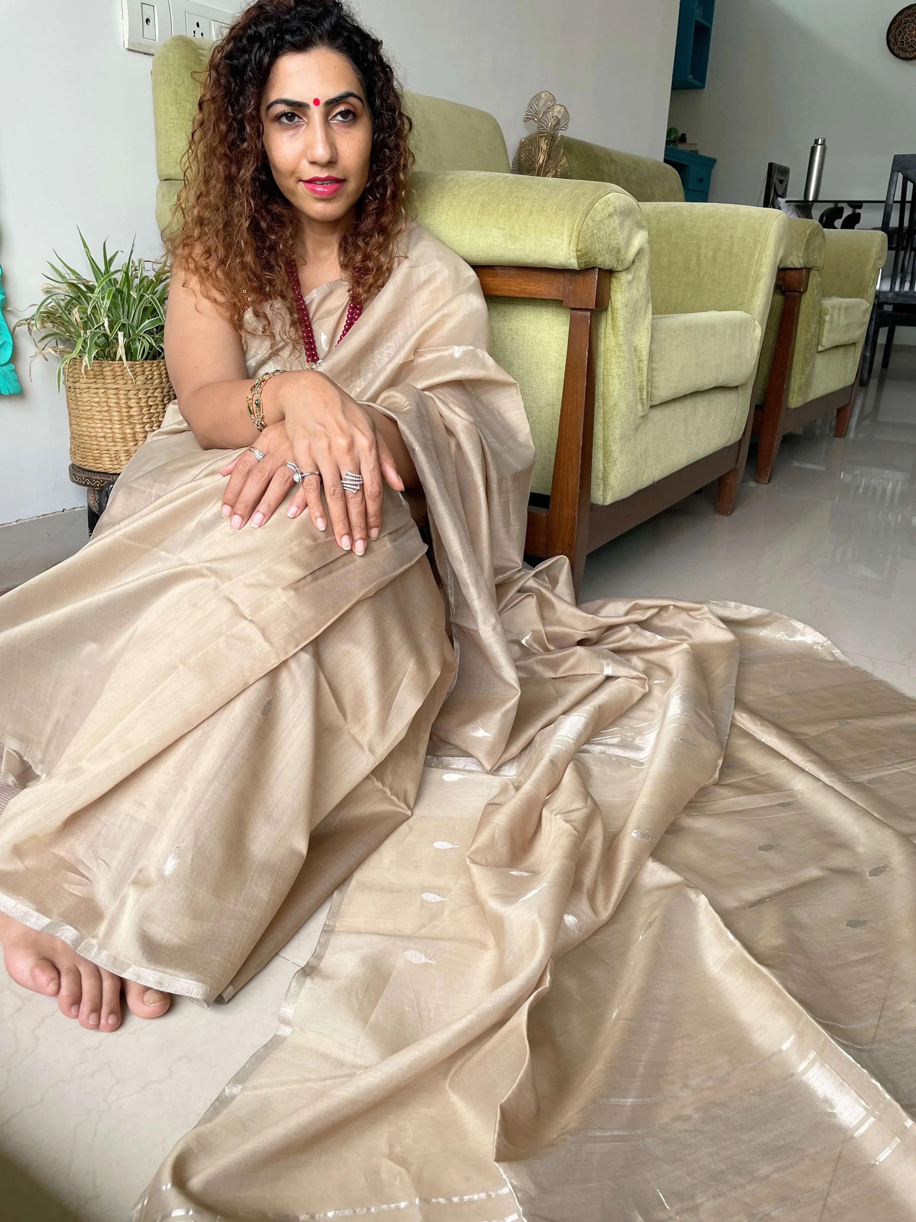 Beige Maheshwari Saree ~ Rang collection