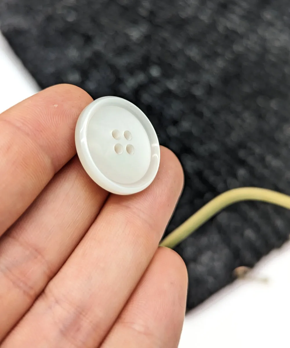 Knopf wei in 18mm und 23mm